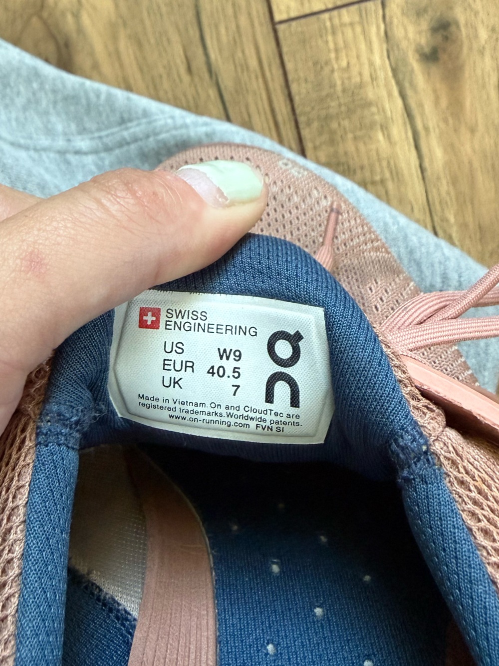 On Cloud Running Shoes in Dusty Rose - Picture 5 of 7